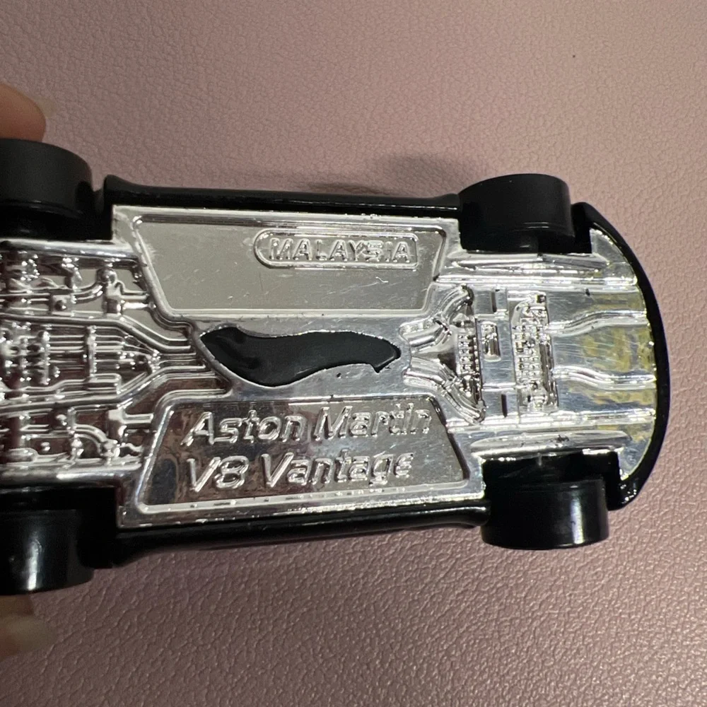 Hot Wheels ASTON MARTIN V8 VINTAGE 2005 #011 - Faster Than Ever PR5 Loose Ex Con